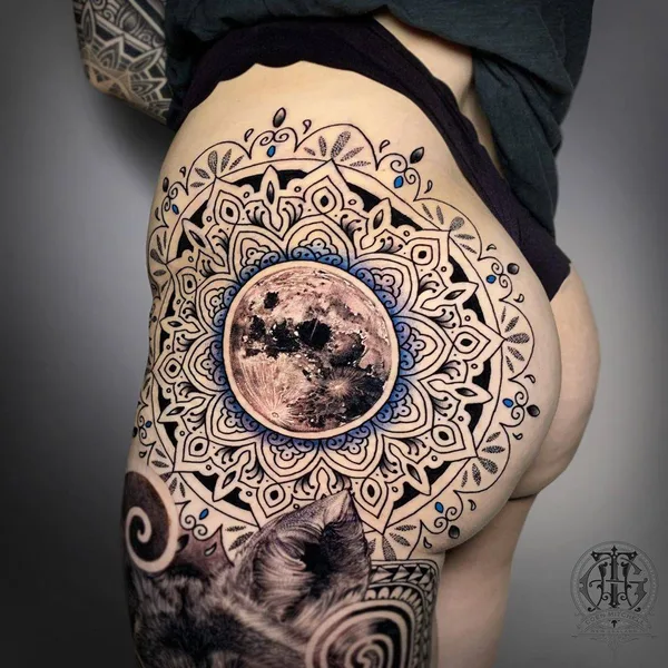 Linework tattoo by Coen Mitchell