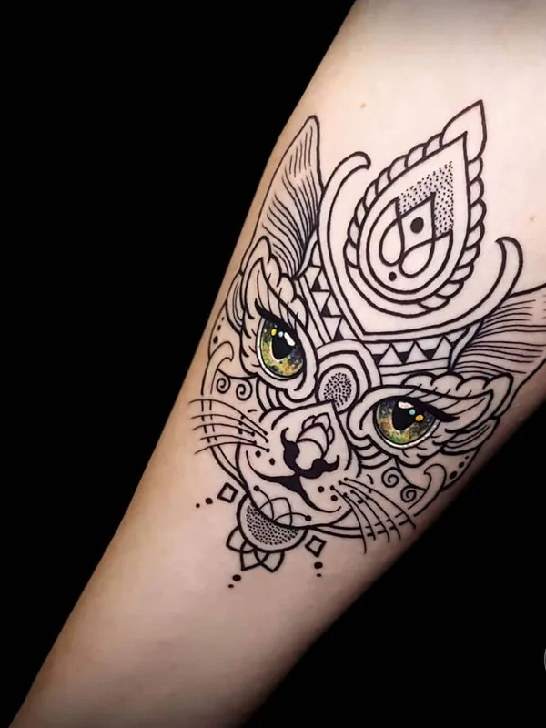 color ornamental tatouage sur forearm #30313 | Artiste tatoueur Coen Mitchell