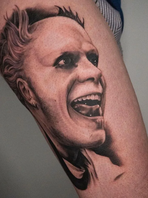 black and grey realism Tatuaggio su thigh #68872 | Tatuatore Иван Шипулин