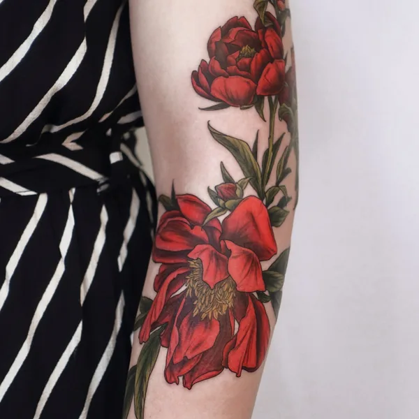 Feminine tattoo by Ольга Некрасова in New York City