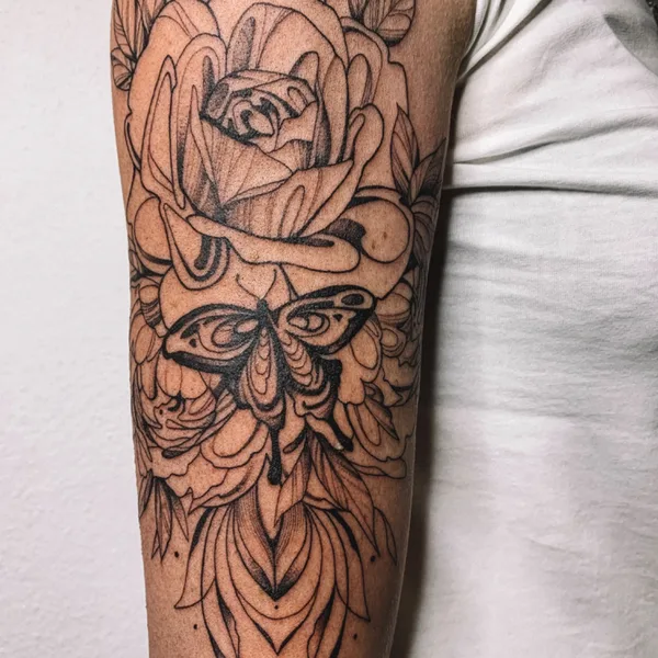 Linework tattoo by Alena Fares in Moscow