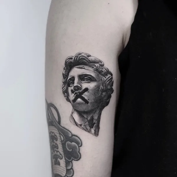 Micro Realism tattoo by Dani Sanz in Madrid
