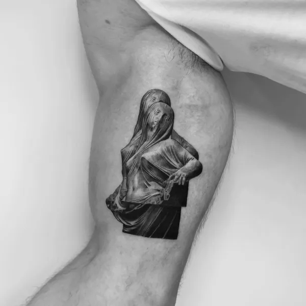 Micro Realism tattoo by Dani Sanz in Madrid