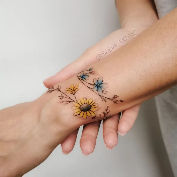 Feminine tattoo by ЛІКА ІСАЄВА in Kyiv