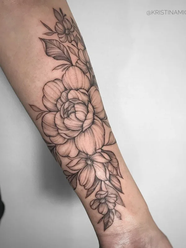 female black and grey fineline татуировка на forearm #42665 | Тату мастер Кристина Мицкуте