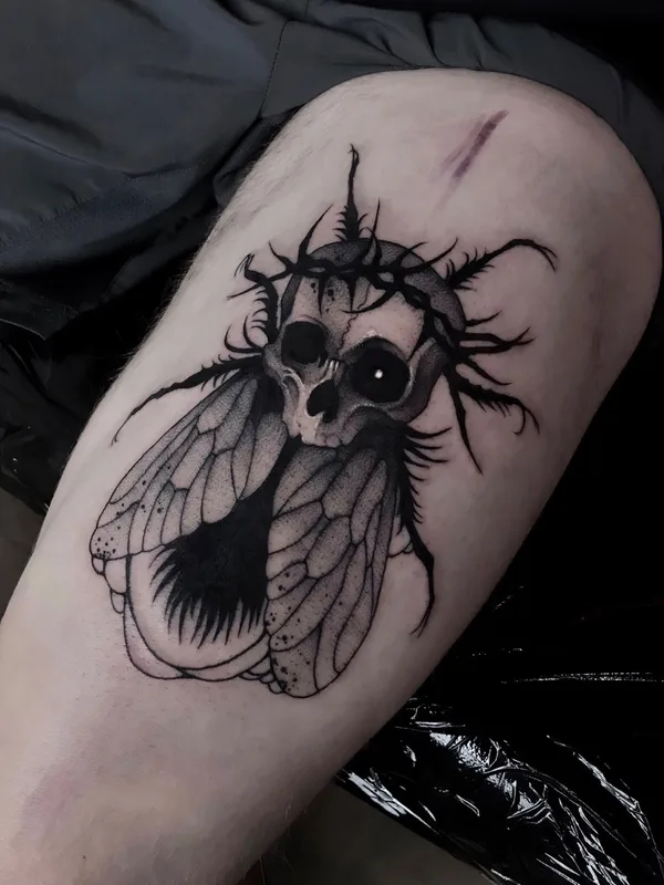 black and grey blackwork 타투 부위 thigh #74316 | 타투이스트 METH FAWN