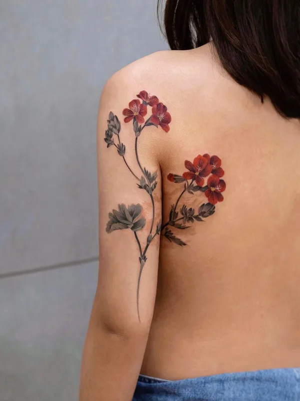 female color botanic 纹身 在 shoulder blade #44231 | 纹身师 Qiqi