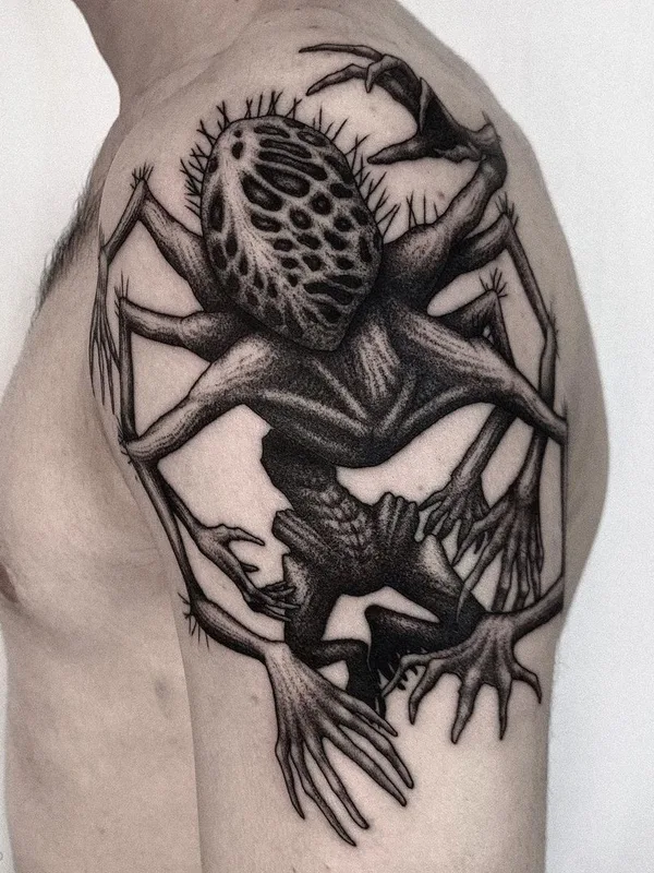 male black and grey blackwork татуировка на shoulder #44274 | Тату мастер Женя Wiz