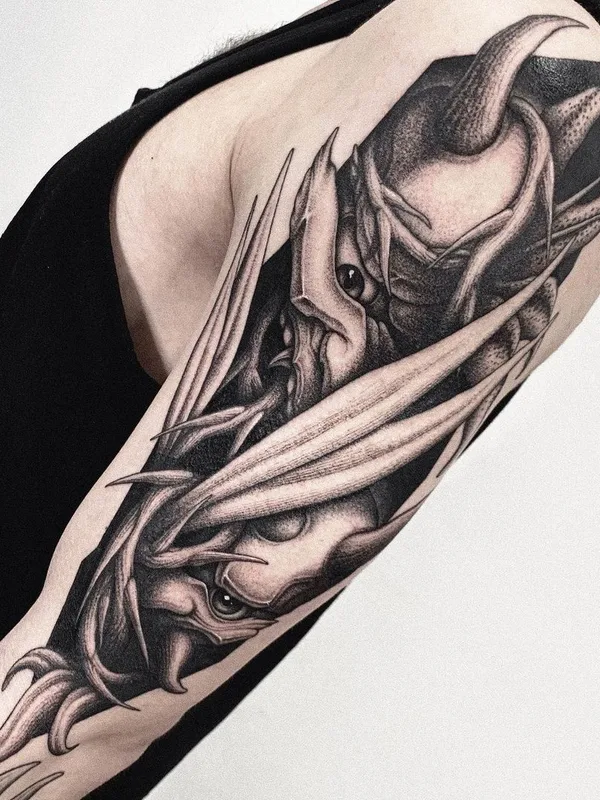 black and grey blackwork татуировка на upper arm #44277 | Тату мастер Женя Wiz