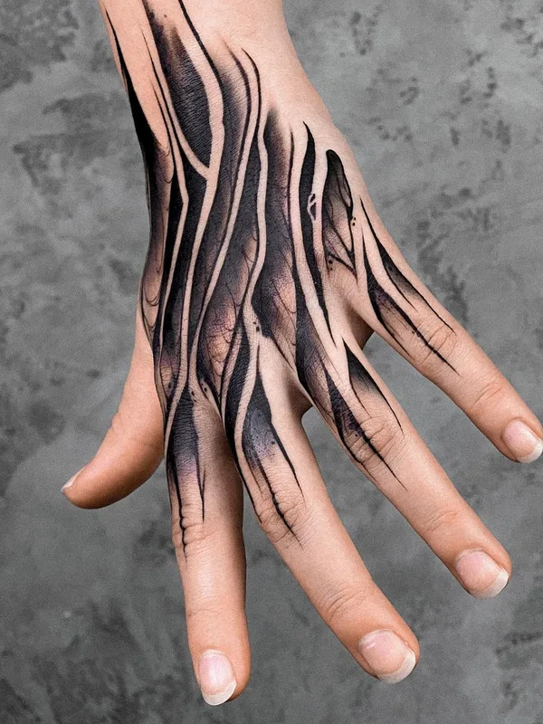 black blackwork tatouage sur hand #50166 | Artiste tatoueur Святослав Синяшин
