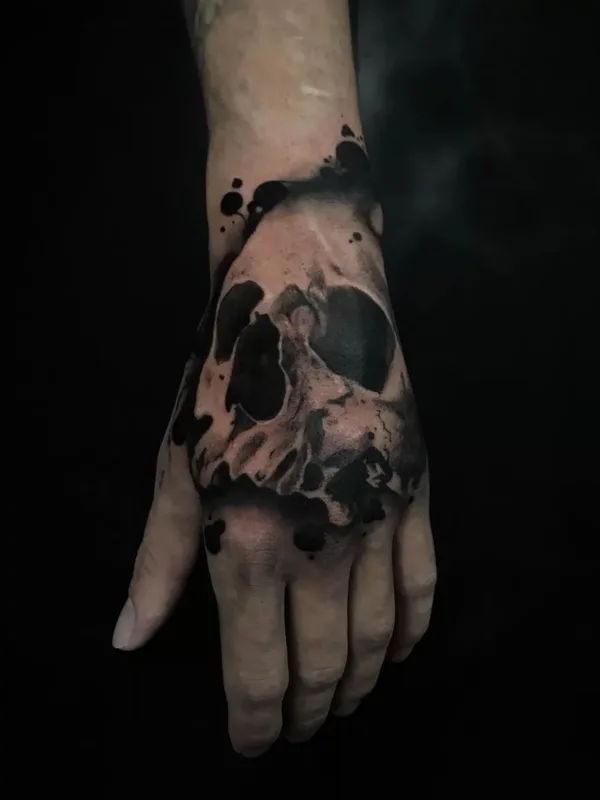 black blackwork tattoo on back of hand #50305 | Tattoo Artist Артем