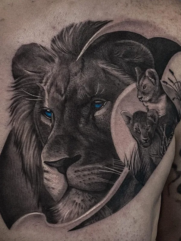 black and grey realism Tatuaggio su shoulder #50330 | Tatuatore Никита Ерахтин