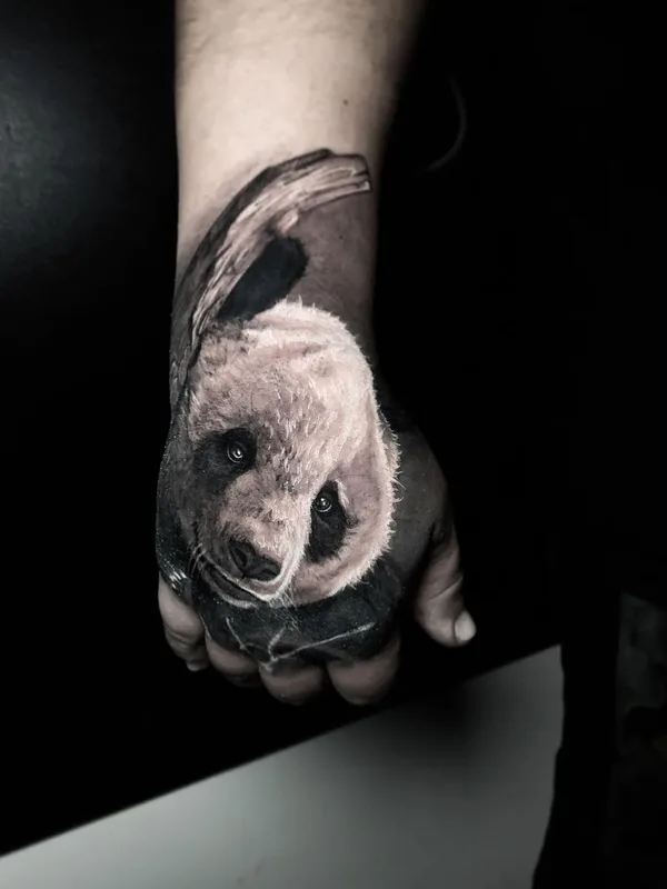 black and grey realism татуировка на back of hand #63935 | Тату мастер Luis Gil