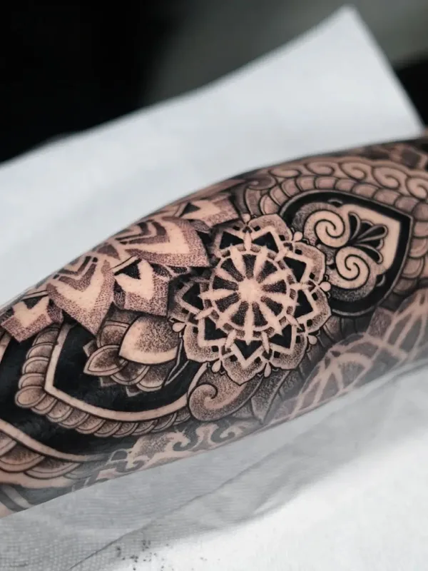 black and grey blackwork 타투 부위 forearm #63945 | 타투이스트 Boris Bianchi