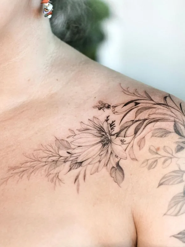 female black and grey botanic 타투 부위 shoulder #63959 | 타투이스트 Karry Ka-Ying Poon
