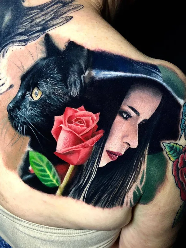 female color realism tattoo auf shoulder blade #28866 | Tätowierer Walace Sales