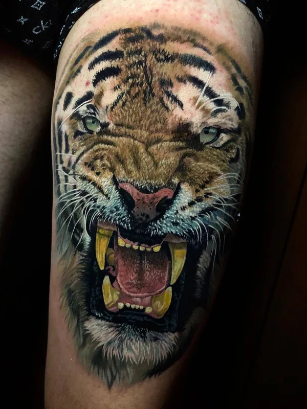 color realism tattoo auf thigh #28863 | Tätowierer Walace Sales