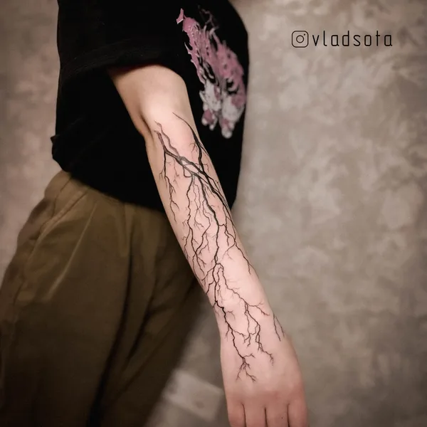 Graphic tattoo by Владислав Пермяков in Кемерово