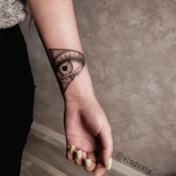 Graphic tattoo by Владислав Пермяков in Кемерово