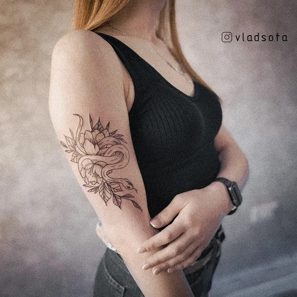 Graphic tattoo by Владислав Пермяков in Кемерово
