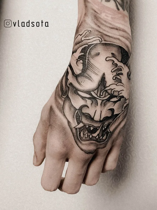 black and grey japanese Tatuaggio su hand #64953 | Tatuatore Владислав Пермяков