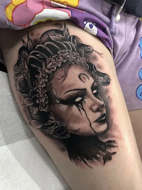 female black and grey black and grey 纹身 在 thigh #39457 | 纹身师 Lowri Elizabeth Rogers