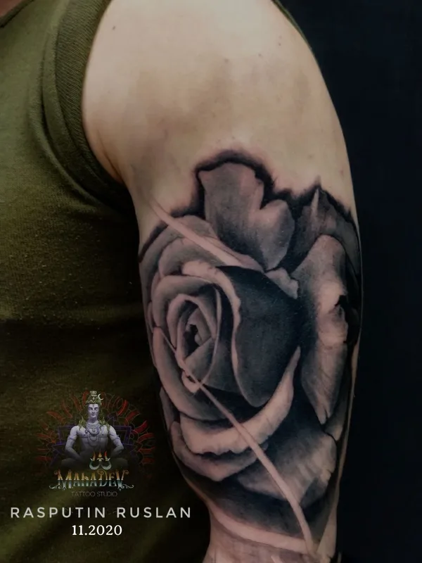 black and grey realism 타투 부위 bicep #39980 | 타투이스트 Ruslan Rasputin Руслан Распутин