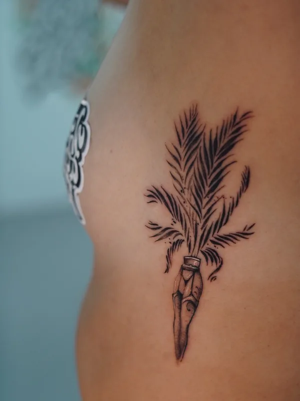 black and grey linework татуировка на side #69007 | Тату мастер Sole González 