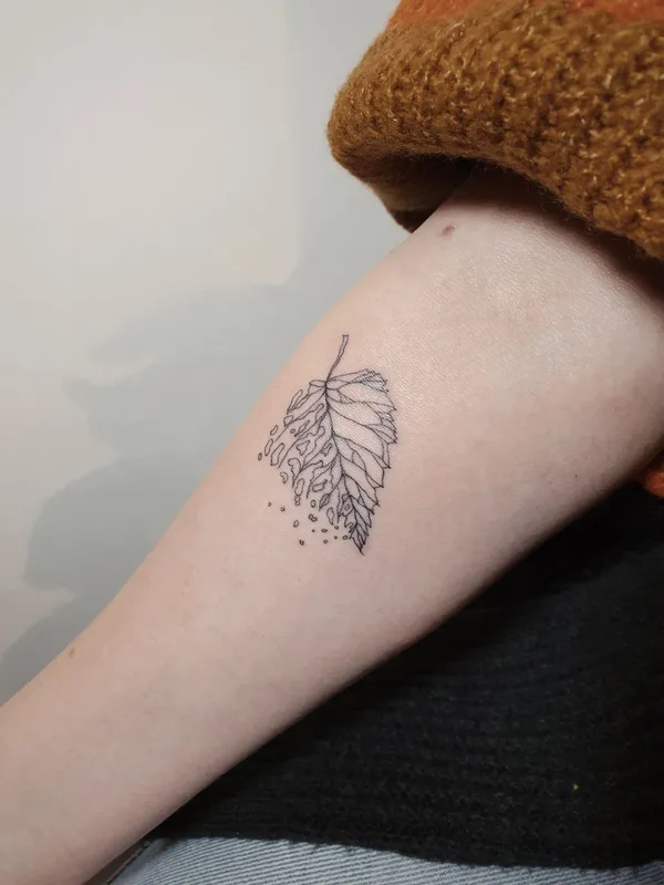 black linework Tatuaggio su forearm #41166 | Tatuatore Забелина Анастасия