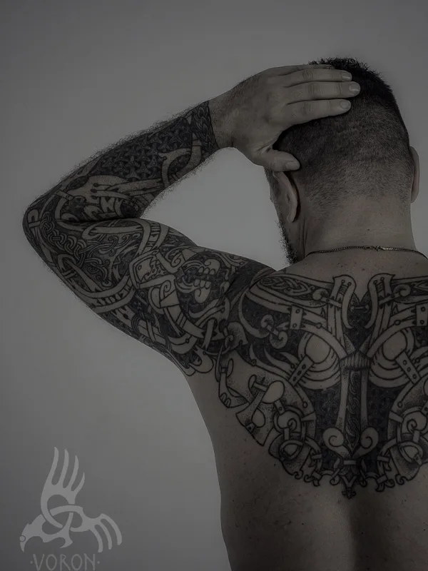 male black and grey celtic татуировка на full back #55950 | Тату мастер Мари Мовган