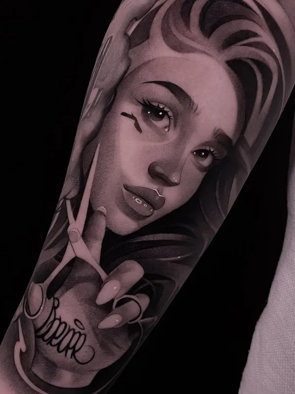 female black and grey realism татуировка на forearm #58283 | Тату мастер Stanislav Poryadkov