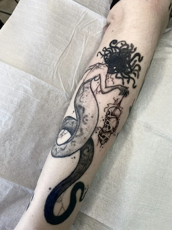 black and grey blackwork татуировка на forearm #73313 | Тату мастер Noxia