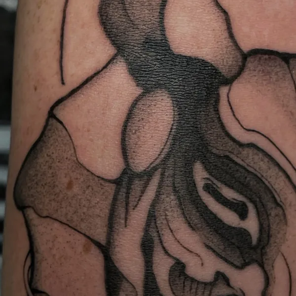Graphic tattoo by Дмитрий Павлов in Saint Petersburg