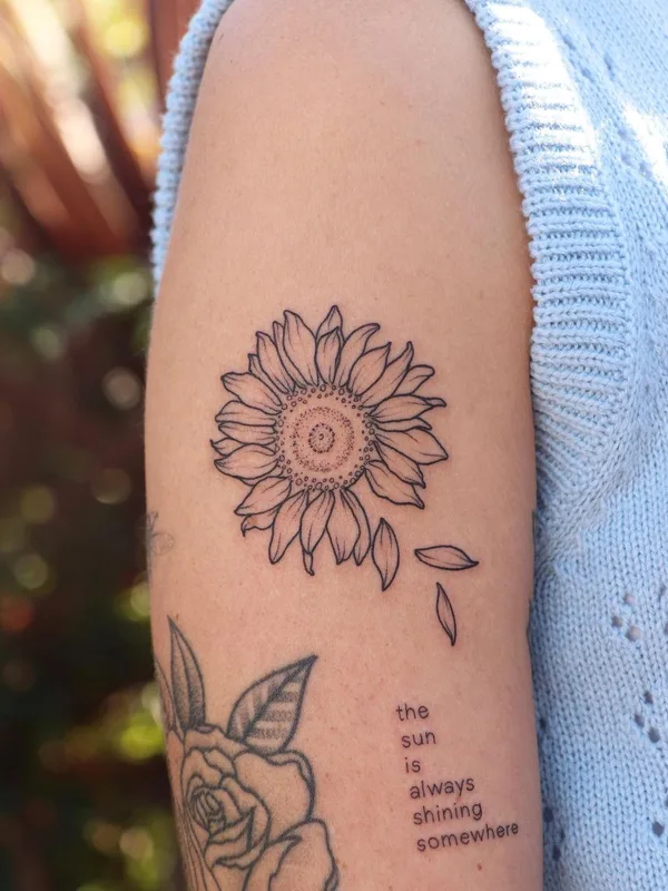 female black linework татуировка на upper arm #44431 | Тату мастер Zaya
