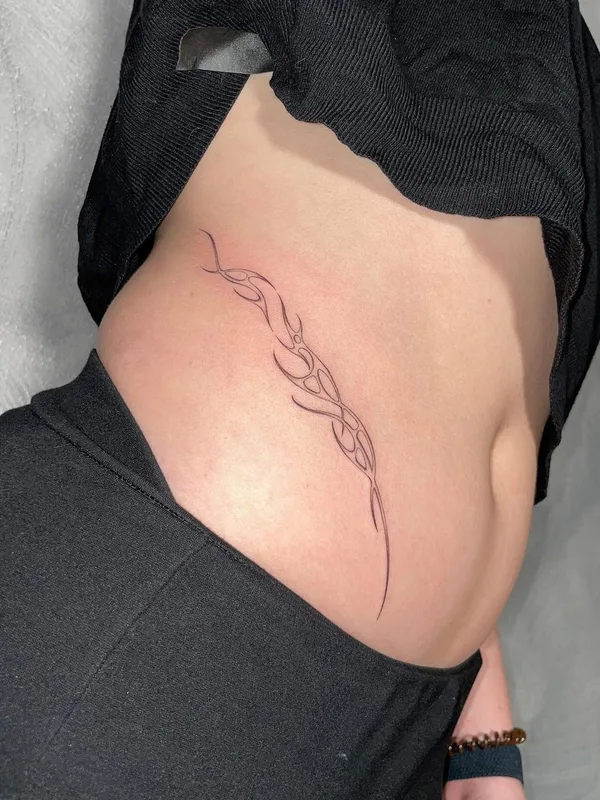 female black linework tatouage sur side #44458 | Artiste tatoueur Jake Nowicz