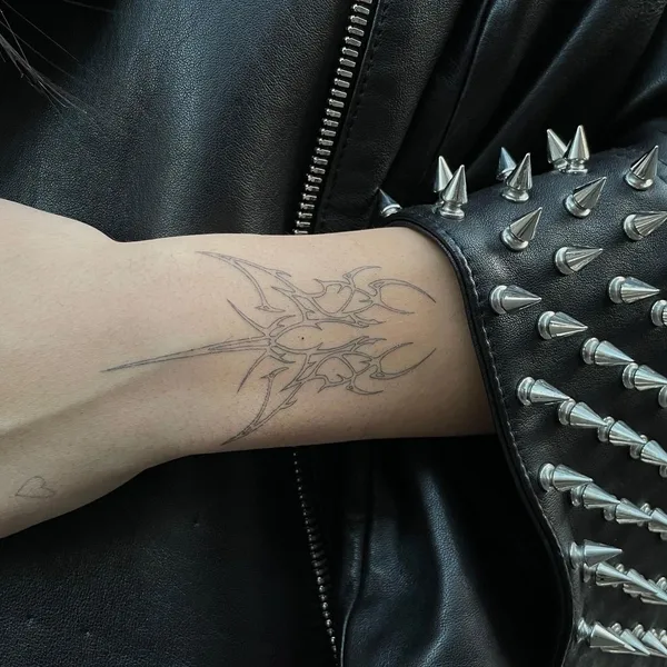 Minimalism tattoo by Jake Nowicz in Milano