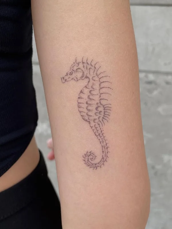 black and grey linework tatouage sur forearm #44446 | Artiste tatoueur Jake Nowicz