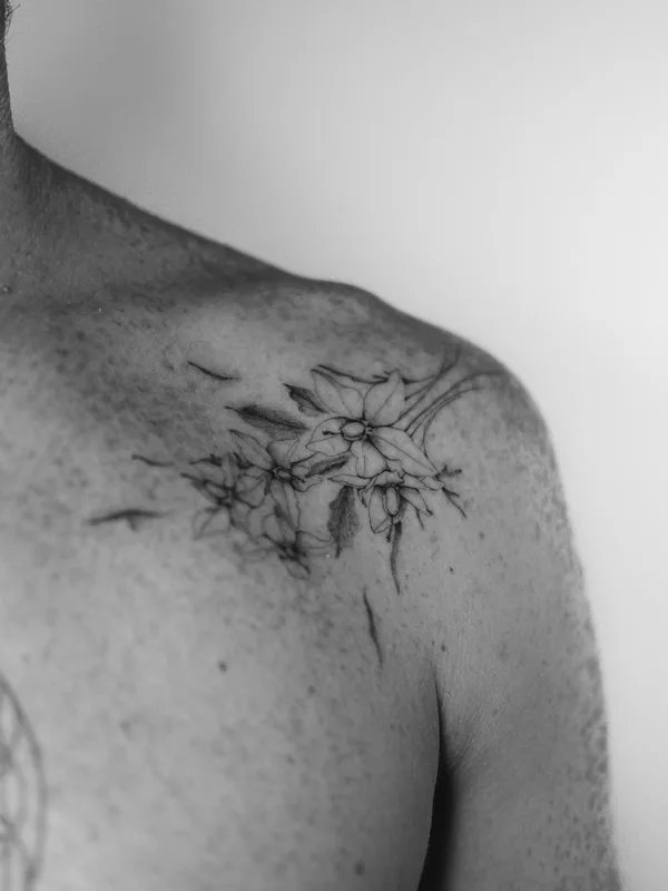 black and grey fineline 타투 부위 shoulder #60047 | 타투이스트 Kseniya WAY.INK