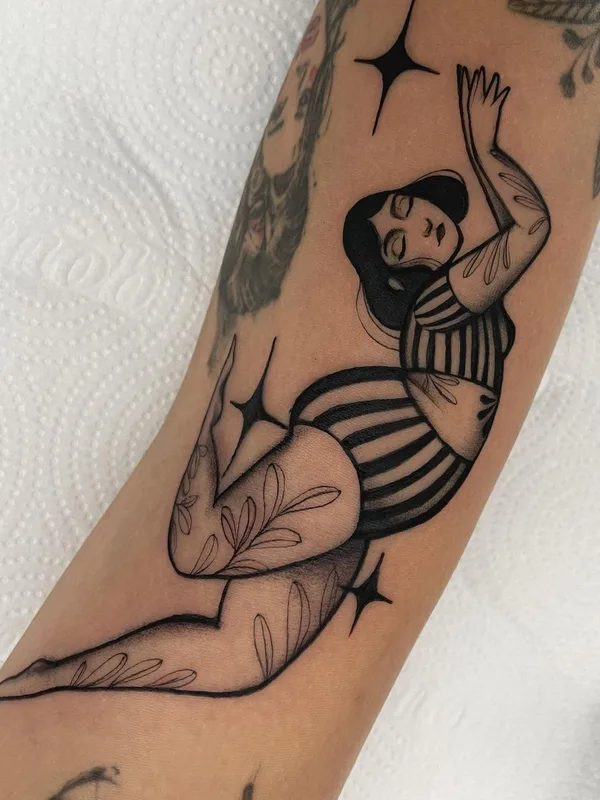 female black blackwork татуировка на forearm #61014 | Тату мастер Camomila