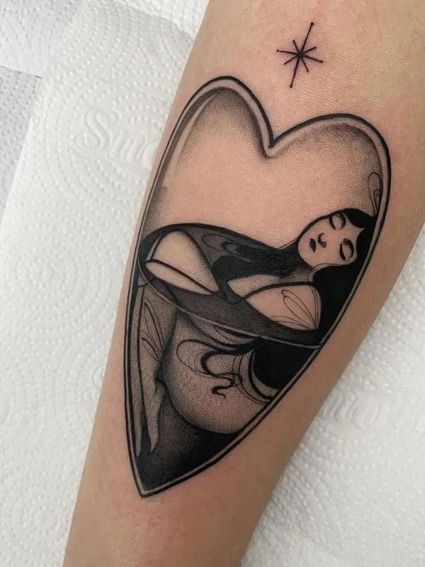 female black and grey blackwork татуировка на forearm #61009 | Тату мастер Camomila