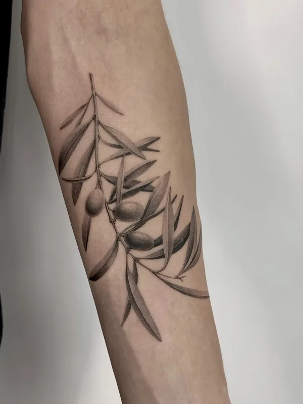 black and grey realism татуировка на forearm #52967 | Тату мастер Максим Пишунов