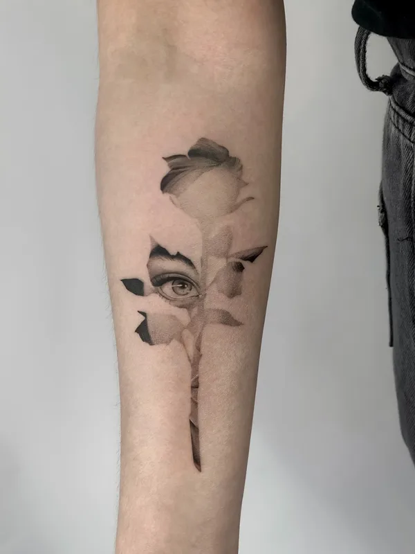 black and grey realism татуировка на forearm #52965 | Тату мастер Максим Пишунов