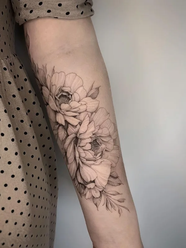 female black and grey fineline татуировка на forearm #52974 | Тату мастер Максим Пишунов