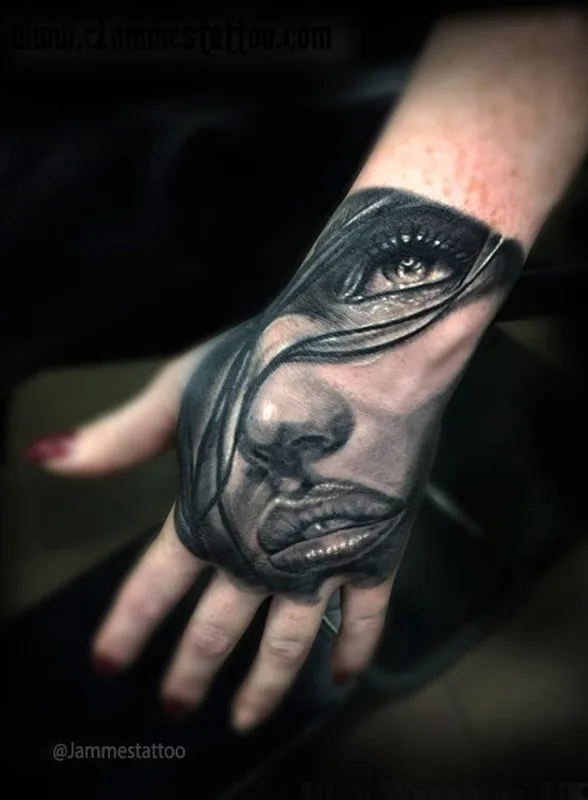 female black and grey realism татуировка на hand #35617 | Тату мастер jammes 