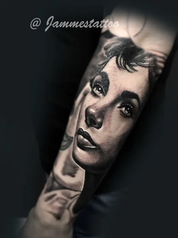 female black and grey realism татуировка на forearm #35623 | Тату мастер jammes 