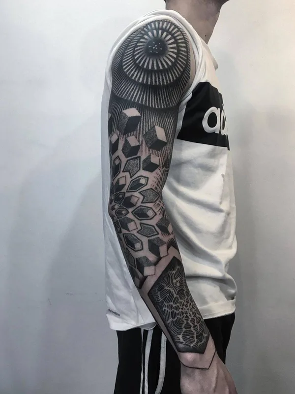 male black geometric татуировка на full sleeve #30358 | Тату мастер Daniele Lo Scritto