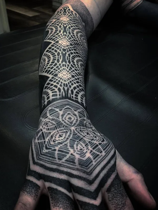 black geometric татуировка на full sleeve #30351 | Тату мастер Daniele Lo Scritto