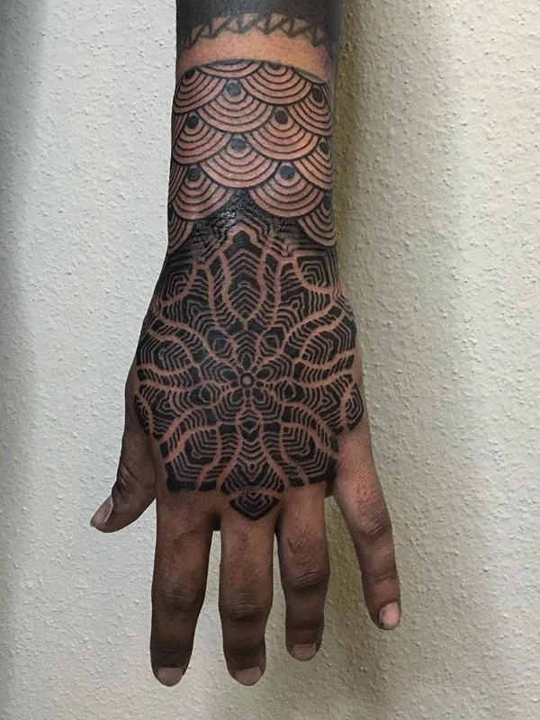 black blackwork татуировка на hand #30354 | Тату мастер Daniele Lo Scritto