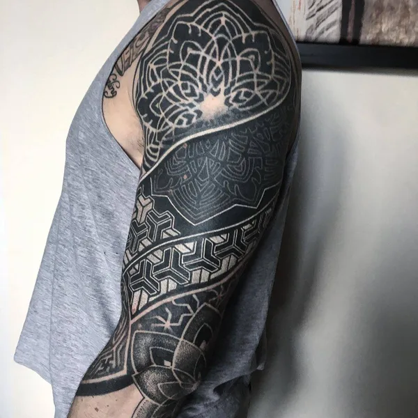 Dotwork tattoo by Daniele Lo Scritto in Zürich