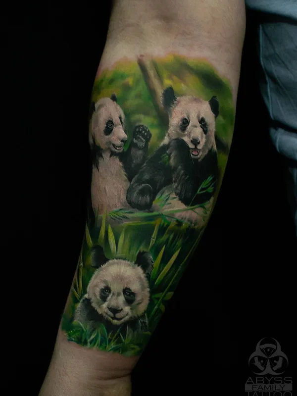 color realism tatouage sur forearm #32379 | Artiste tatoueur Александр Эбисс